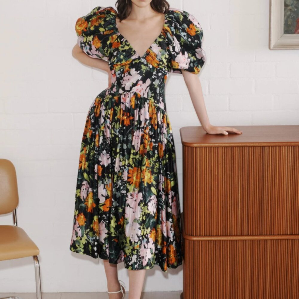 Gabrielle Plunge Midi Dress (midnight floral)